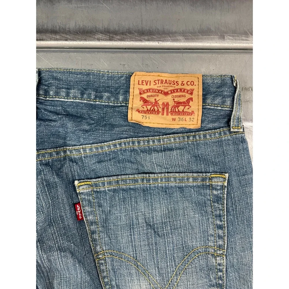 VTG‎ Levis 751 Jeans Mens 36X32 Blue Medium Wash Denim Straight Leg 100% Cotton